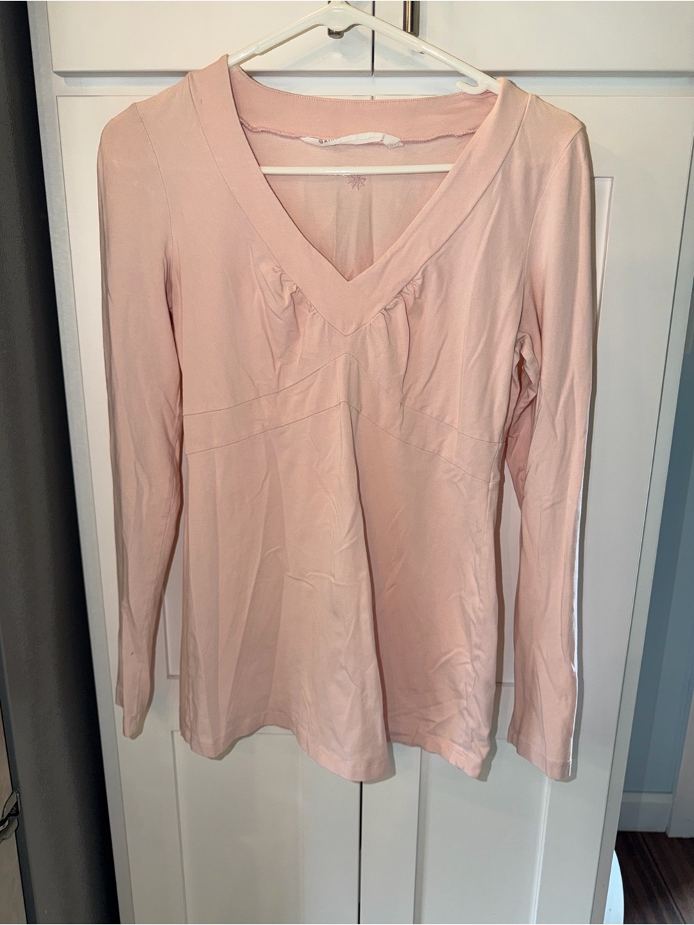Athleta Long-Sleeve V-Neck Women's Top in Light Pink